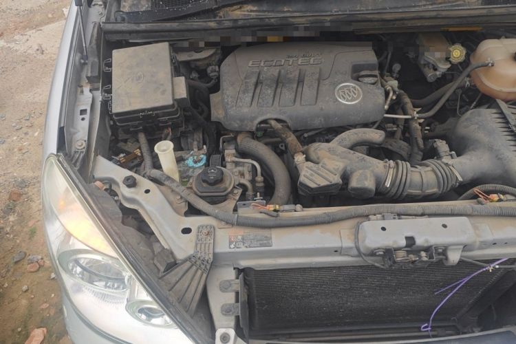 Used Buick GL8 2012 2.4L BASE Comfort Edition Engine Bay Right