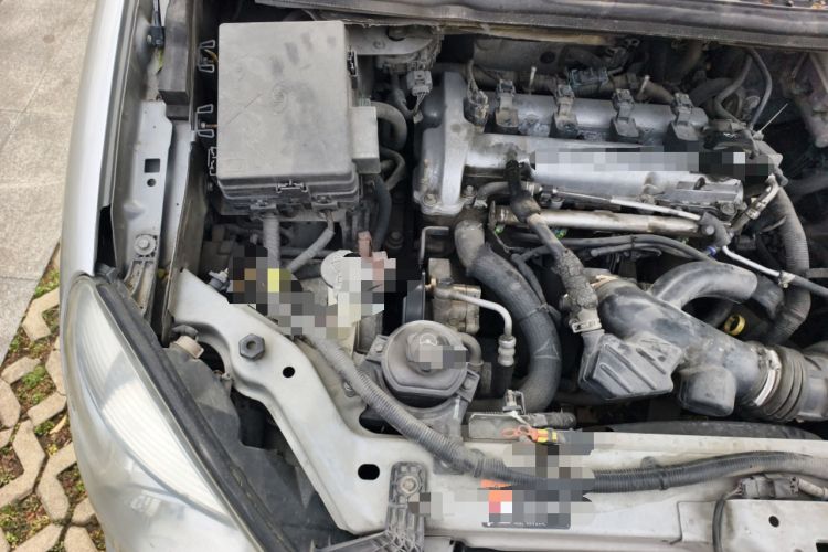 Used Buick GL8 2012 2.4L BASE Comfort Edition Engine Bay Right