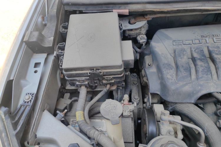 Used Buick GL8 2012 2.4L BASE Comfort Edition Engine Bay Right