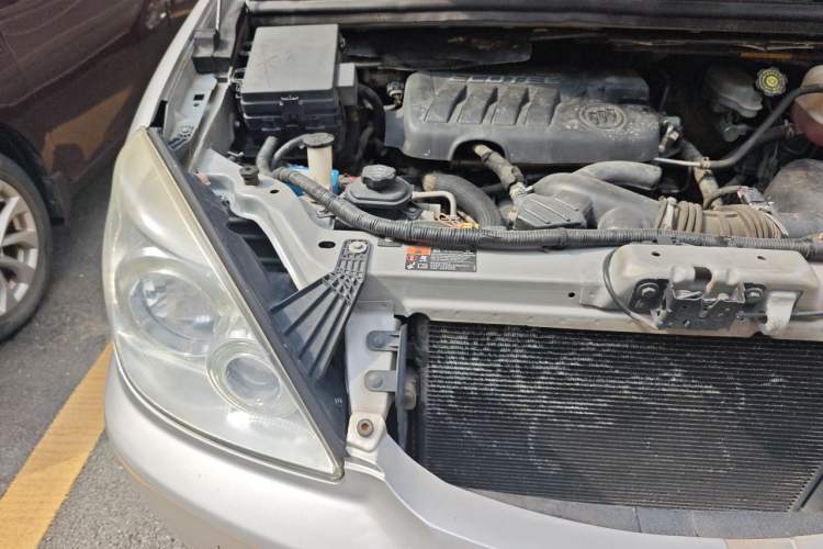 Used Buick GL8 2012 2.4L BASE Comfort Edition Engine Bay Right