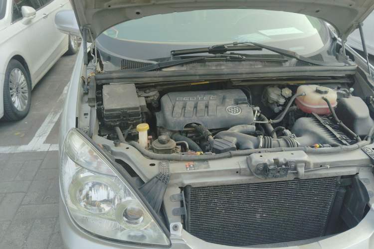 Used Buick GL8 2012 2.4L BASE Comfort Edition Engine Bay Right