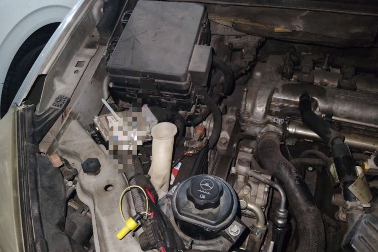 Used Buick GL8 2012 2.4L BASE Comfort Edition Engine Bay Right