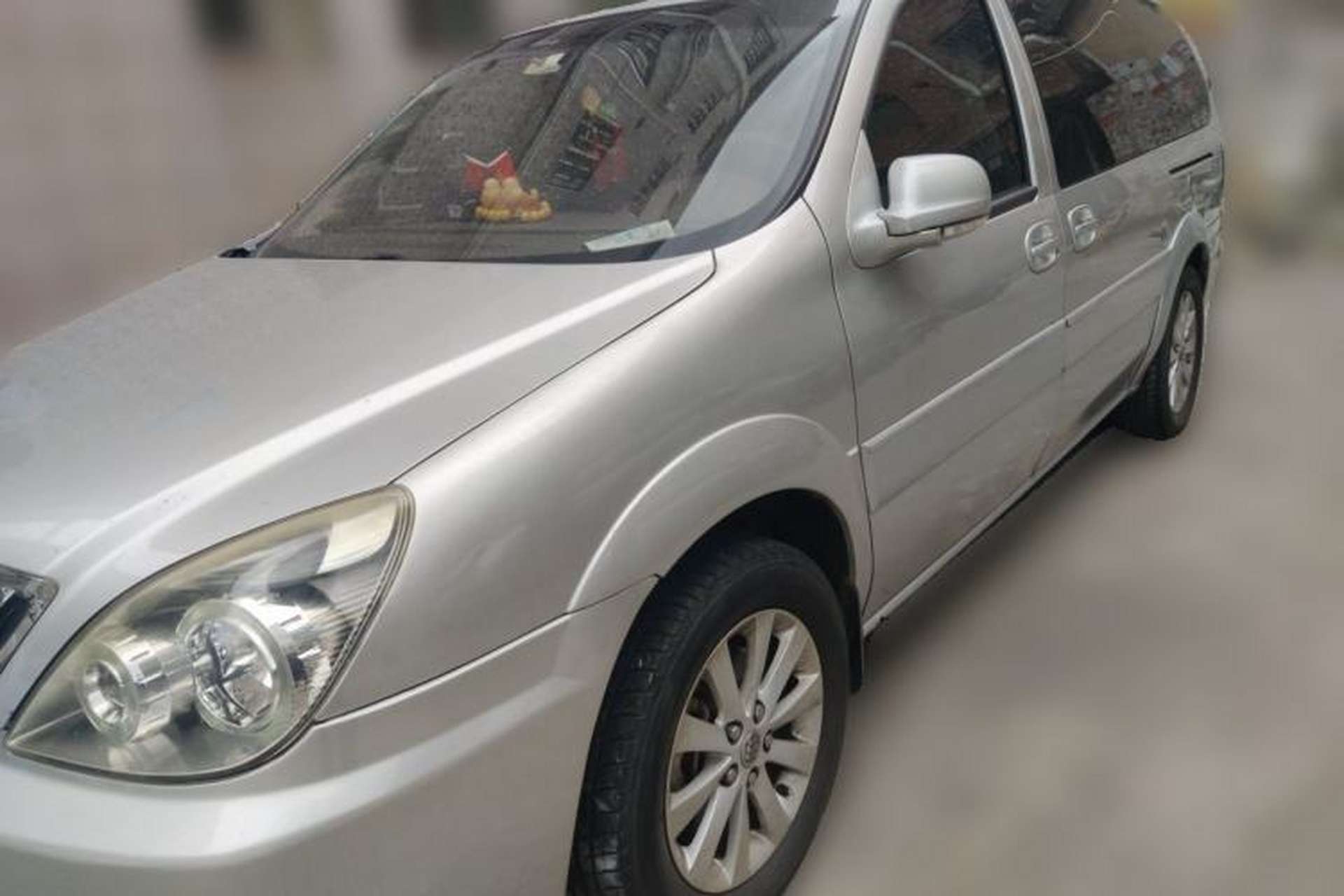 Used Buick GL8 2012 2.4L BASE Comfort Edition Front Left 45 Deg