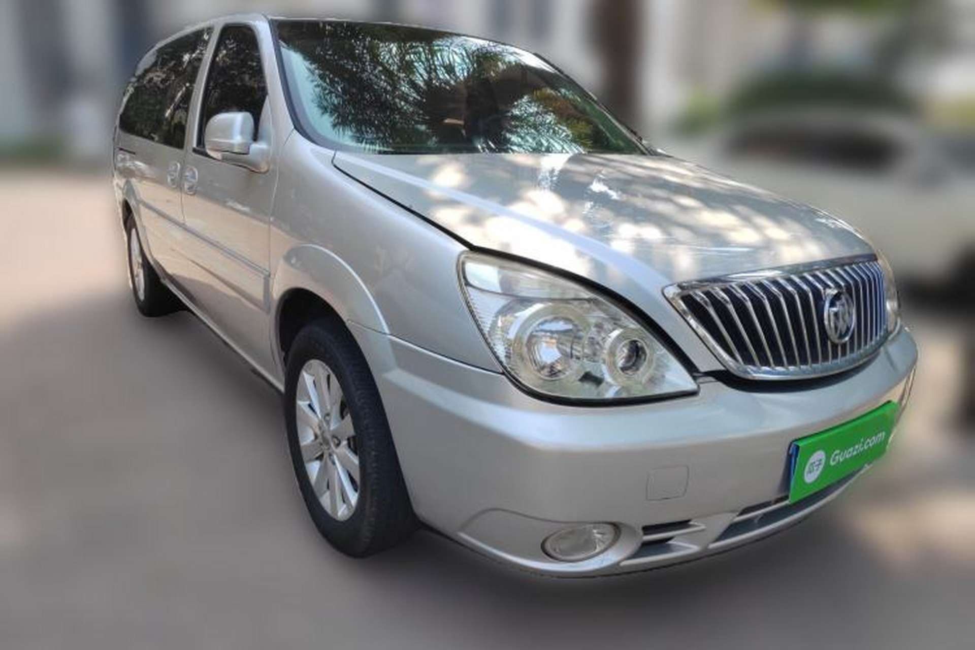Used Buick GL8 2012 2.4L BASE Comfort Edition Front Right 45 Deg