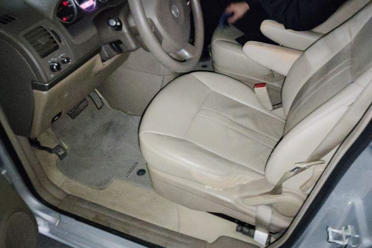 Used Buick GL8 2012 2.4L BASE Comfort Edition Left Front Seat