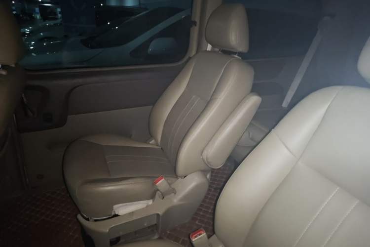 Used Buick GL8 2012 2.4L BASE Comfort Edition Left Rear Seat