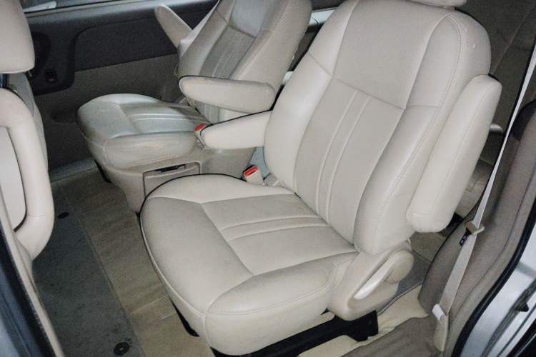 Used Buick GL8 2012 2.4L BASE Comfort Edition Left Rear Seat