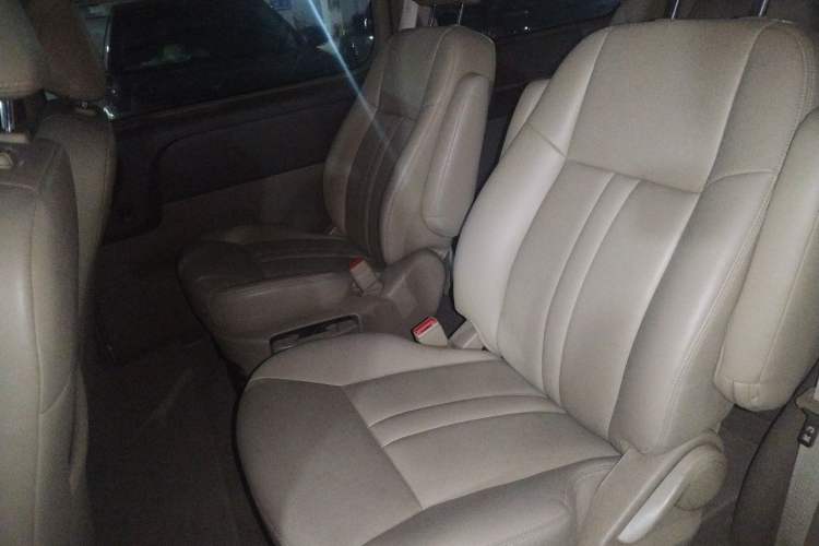 Used Buick GL8 2012 2.4L BASE Comfort Edition Left Rear Seat