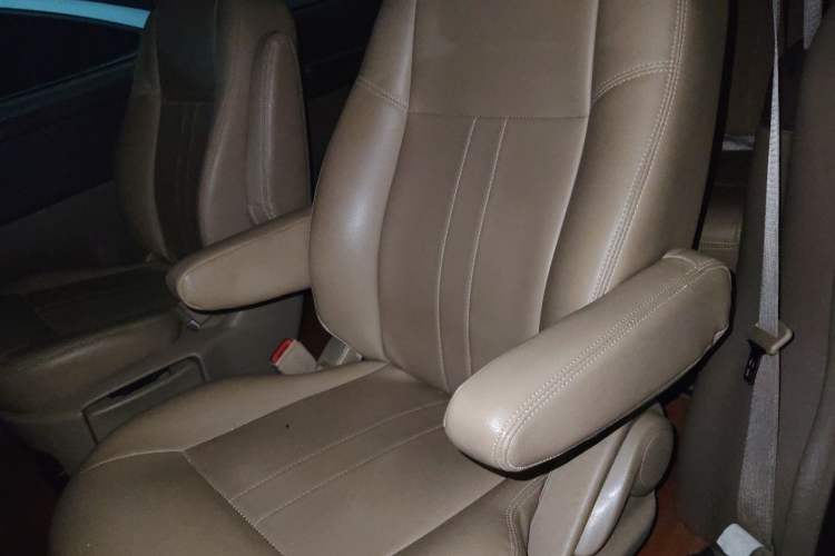 Used Buick GL8 2012 2.4L BASE Comfort Edition Left Rear Seat