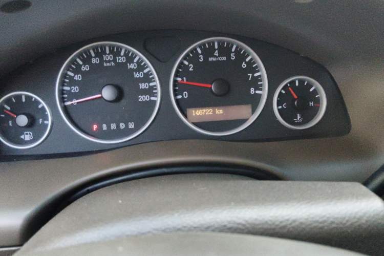 Used Buick GL8 2012 2.4L BASE Comfort Edition Odometer Close Up