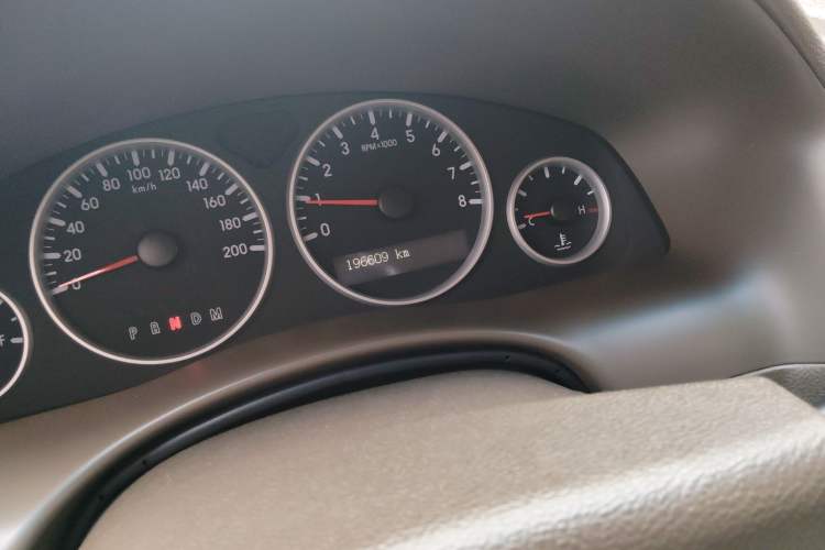 Used Buick GL8 2012 2.4L BASE Comfort Edition Odometer Close Up