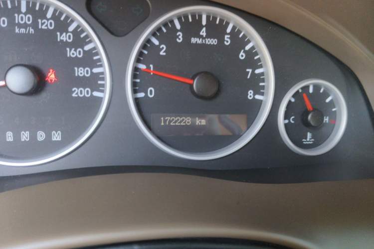 Used Buick GL8 2012 2.4L BASE Comfort Edition Odometer Close Up