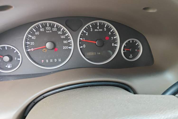 Used Buick GL8 2012 2.4L BASE Comfort Edition Odometer Close Up