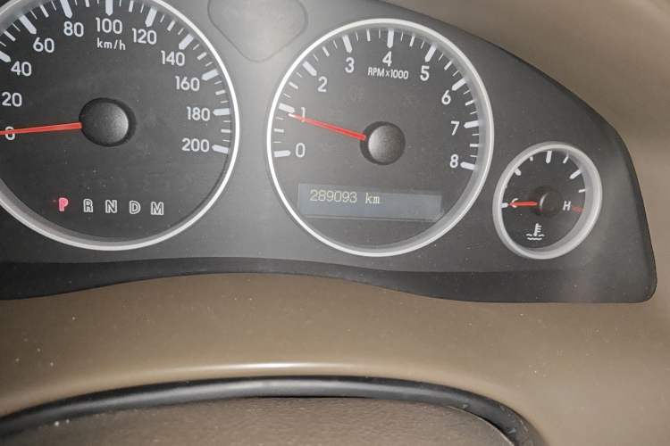 Used Buick GL8 2012 2.4L BASE Comfort Edition Odometer Close Up