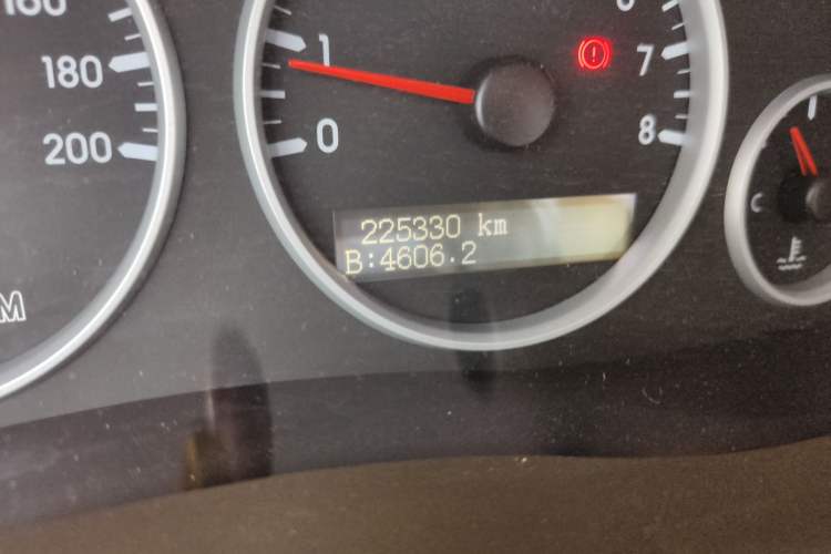 Used Buick GL8 2012 2.4L BASE Comfort Edition Odometer Close Up