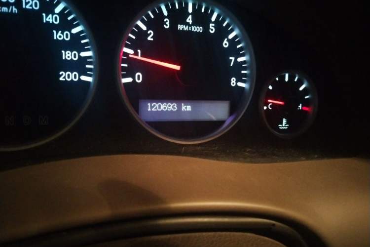 Used Buick GL8 2012 2.4L BASE Comfort Edition Odometer Close Up