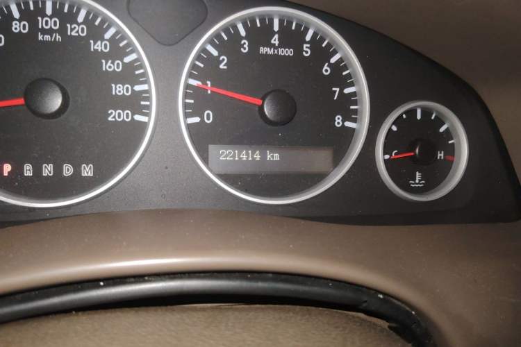 Used Buick GL8 2012 2.4L BASE Comfort Edition Odometer Close Up