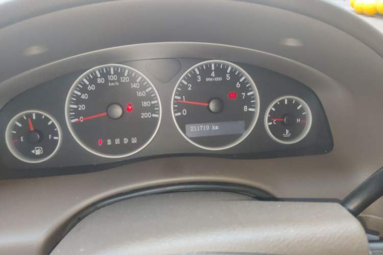 Used Buick GL8 2012 2.4L BASE Comfort Edition Odometer Close Up