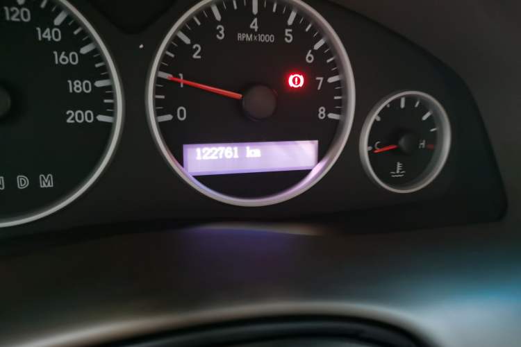Used Buick GL8 2012 2.4L BASE Comfort Edition Odometer Close Up