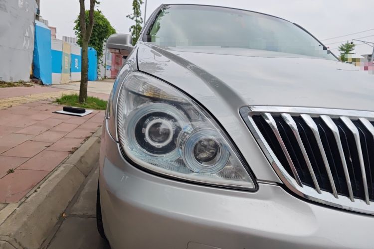 Used Buick GL8 2012 2.4L BASE Comfort Edition Right Front Headlight