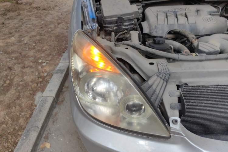 Used Buick GL8 2012 2.4L BASE Comfort Edition Right Front Headlight