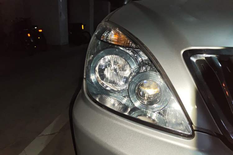 Used Buick GL8 2012 2.4L BASE Comfort Edition Right Front Headlight