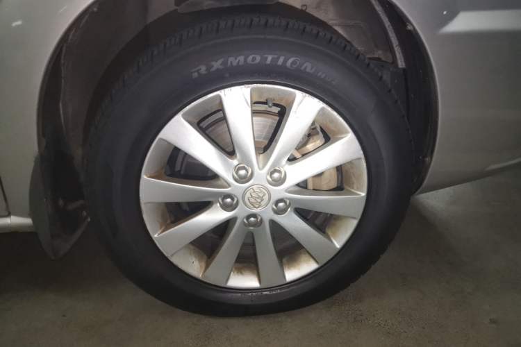 Used Buick GL8 2012 2.4L BASE Comfort Edition Right Front Wheel Hub