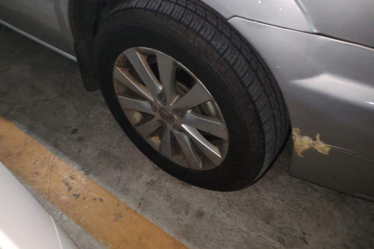 Used Buick GL8 2012 2.4L BASE Comfort Edition Right Front Wheel Hub