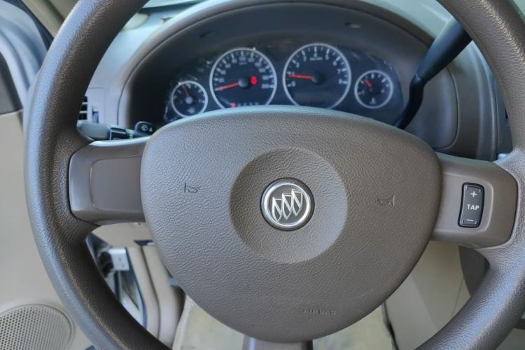 Used Buick GL8 2012 2.4L BASE Comfort Edition Steering Wheel