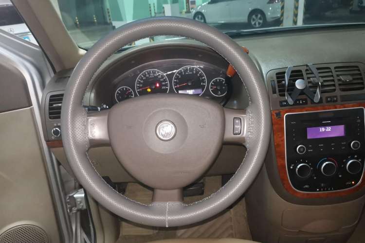 Used Buick GL8 2012 2.4L BASE Comfort Edition Steering Wheel