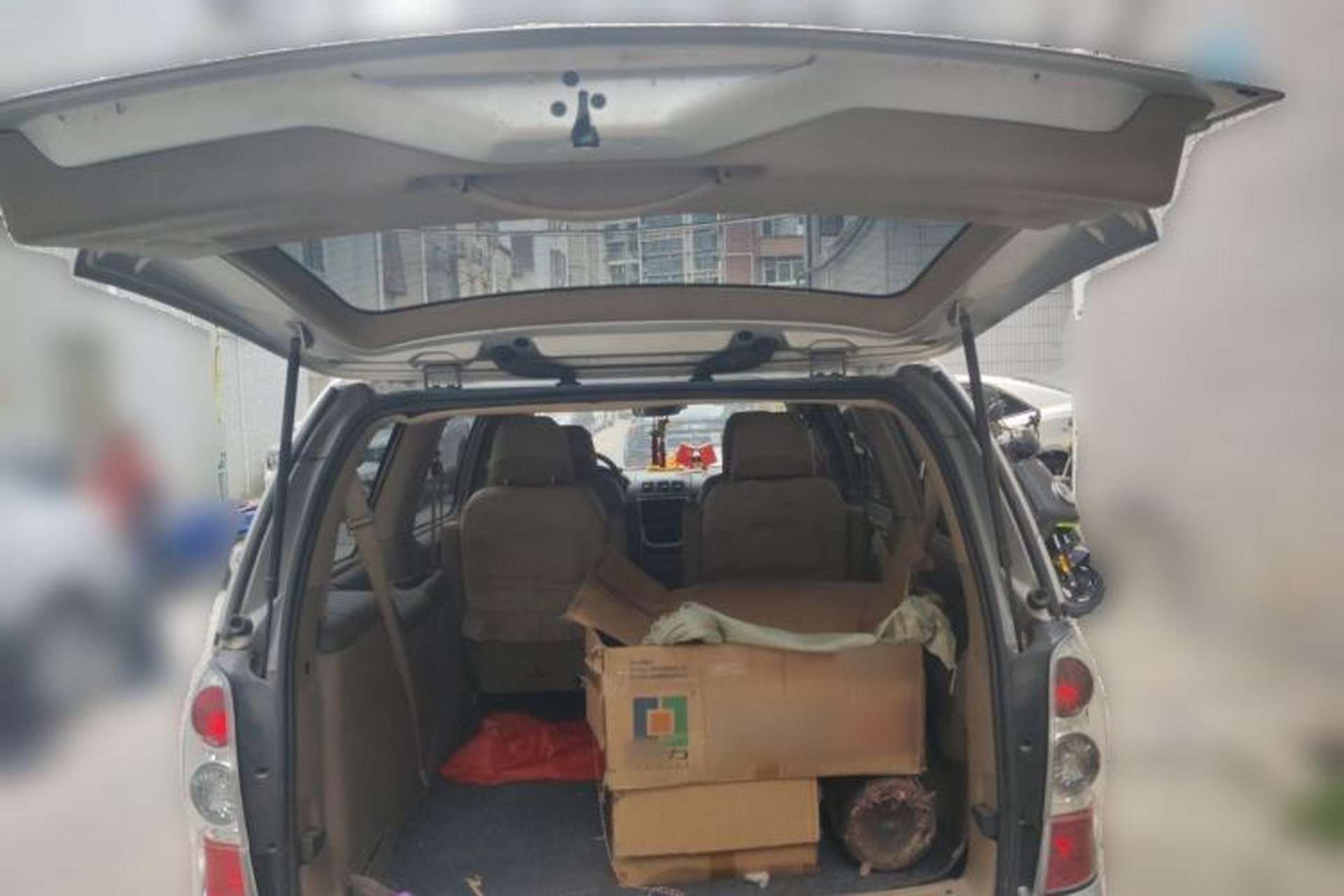 Used Buick GL8 2012 2.4L BASE Comfort Edition Trunk