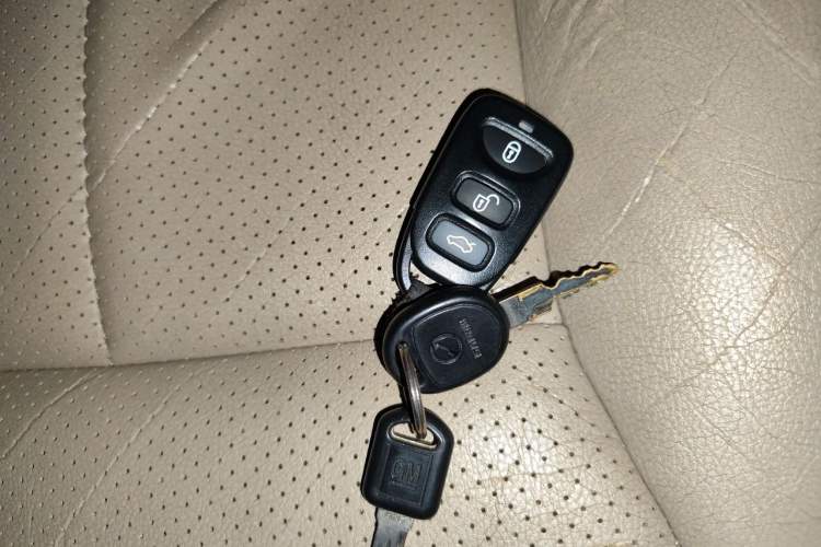 Used Buick GL8 2012 2.4L BASE Comfort Edition Vehicle Key