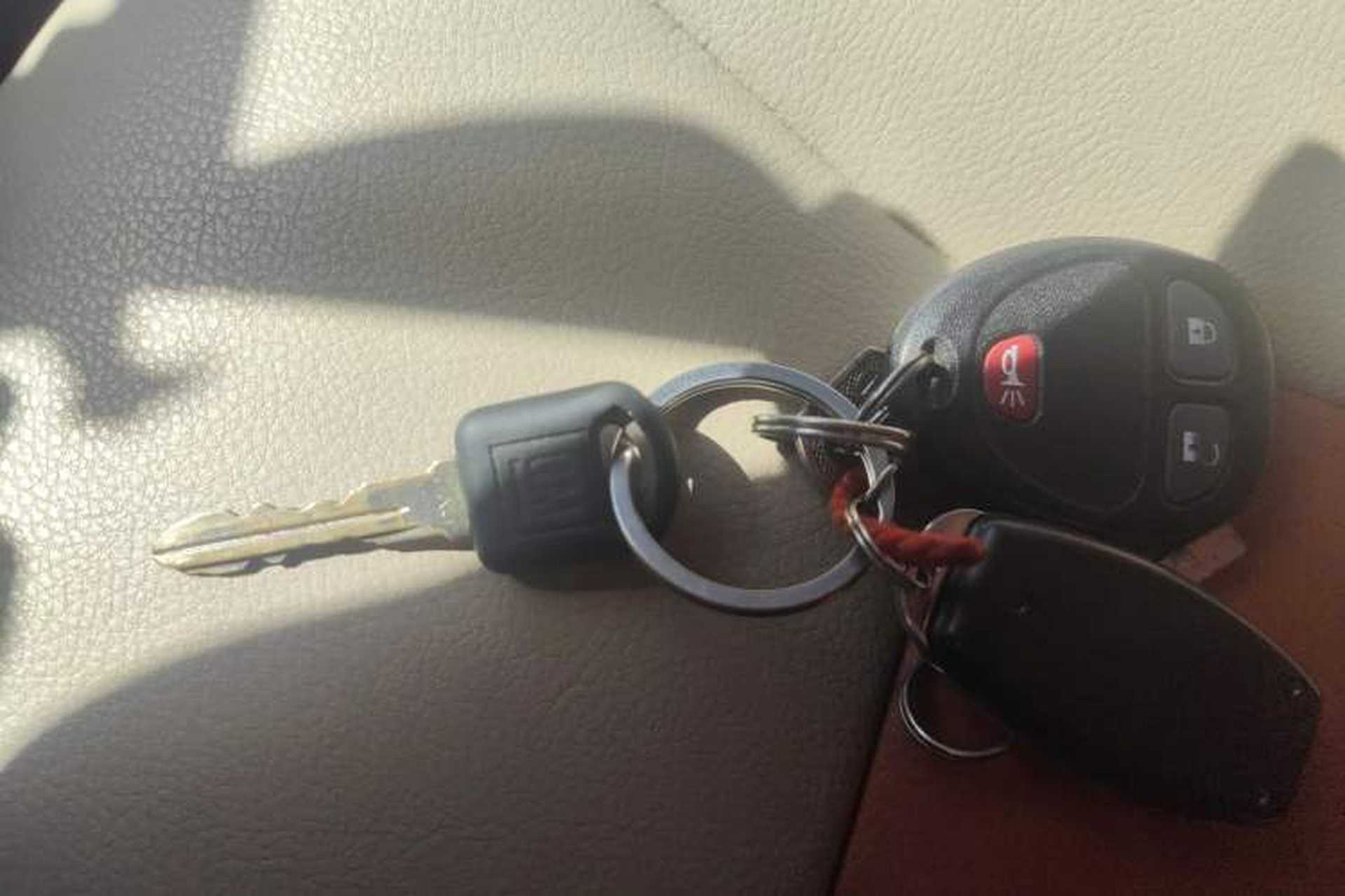 Used Buick GL8 2012 2.4L BASE Comfort Edition Vehicle Key