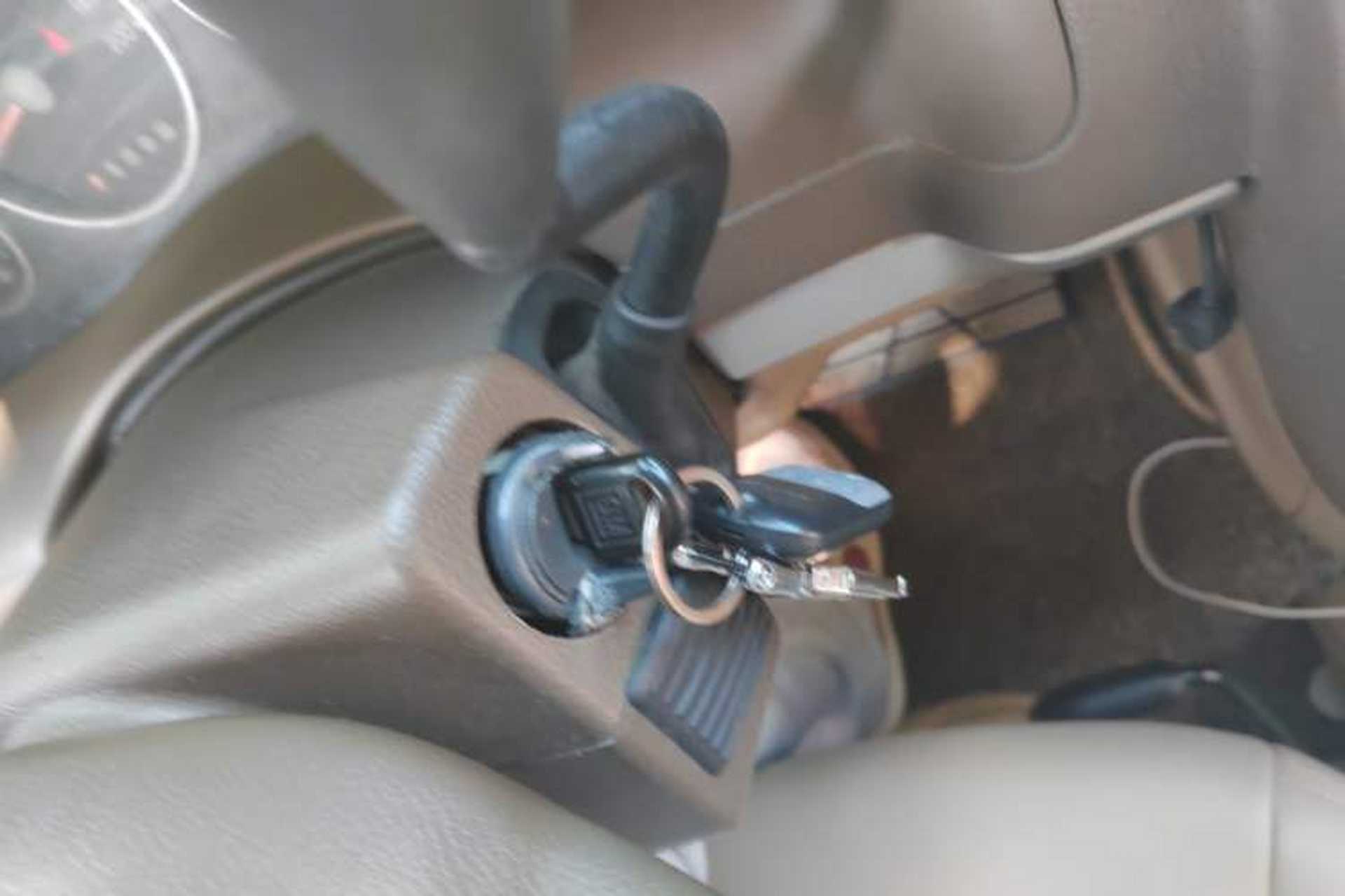 Used Buick GL8 2012 2.4L BASE Comfort Edition Vehicle Key
