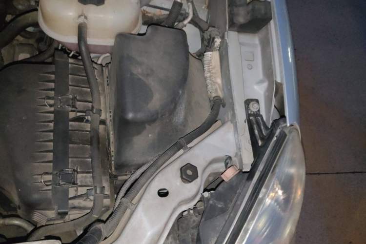 Used Buick GL8 2012 2.4L BASE Comfort Edition Engine Bay Left