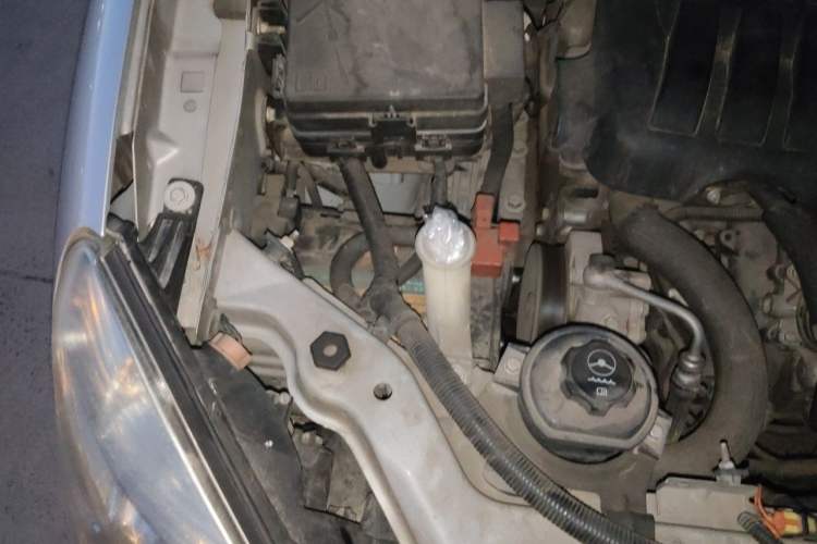 Used Buick GL8 2012 2.4L BASE Comfort Edition Engine Bay Right