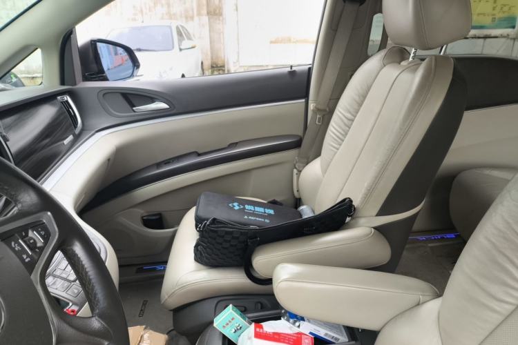 Used Buick GL8 2013 3.0L XT Luxury Business Flagship Edition Left Front Seat
