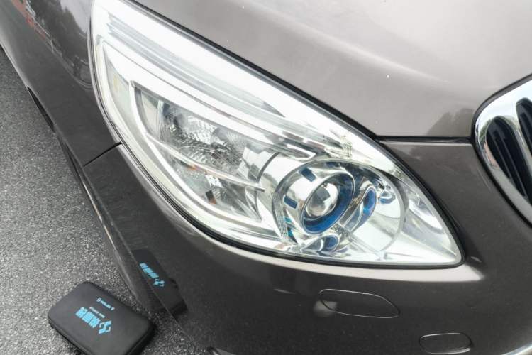 Used Buick GL8 2013 3.0L XT Luxury Business Flagship Edition Right Front Headlight