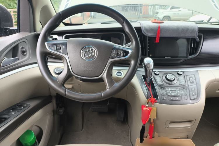 Used Buick GL8 2013 3.0L XT Luxury Business Flagship Edition Steering Wheel