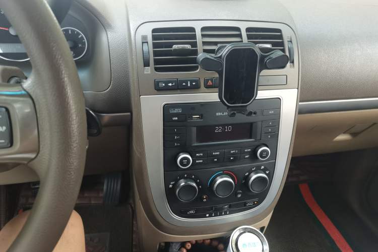 Used Buick GL8 2013 2.4L Classic Edition Audio And AC Panel