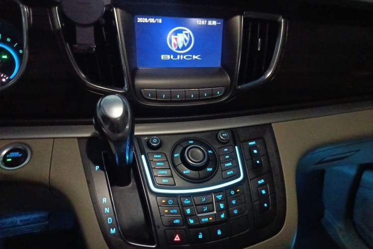 Used Buick GL8 2013 3.0L XT Luxury Business Flagship Edition Audio And AC Panel