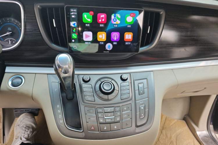 Used Buick GL8 2013 3.0L GT Luxury Business Haoya Edition Audio And AC Panel