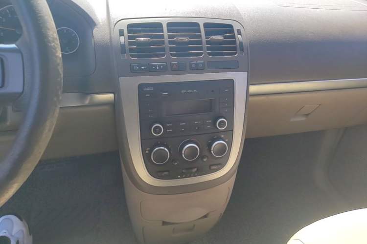 Used Buick GL8 2013 2.4L Comfort Edition Audio And AC Panel