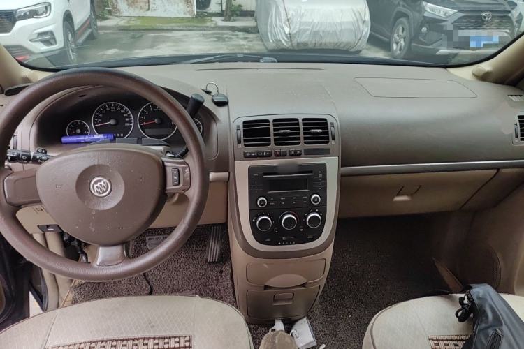 Used Buick GL8 2013 2.4L Comfort Edition Center Console