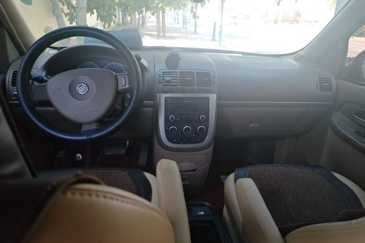 Used Buick GL8 2013 2.4L Classic Edition Center Console