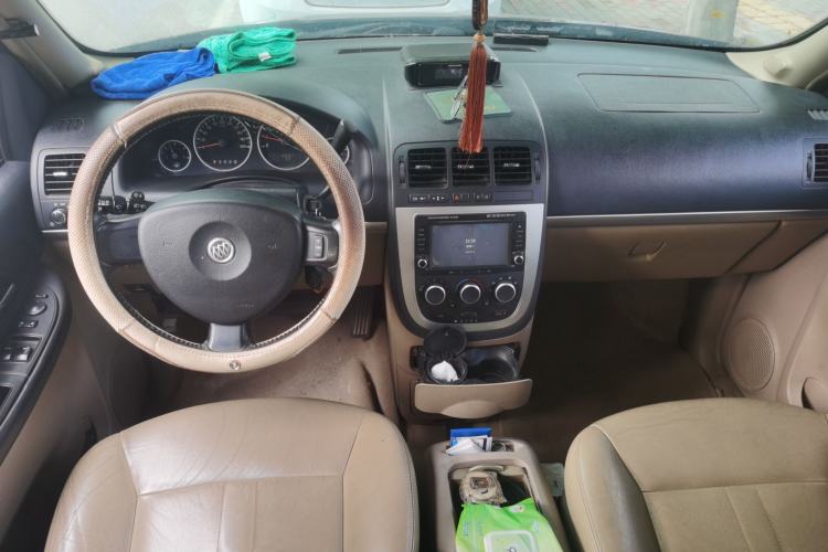 Used Buick GL8 2013 2.4L Executive Edition Center Console