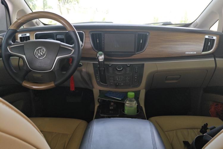 Used Buick GL8 2013 2.4L CT Luxury Business Comfort Edition Center Console