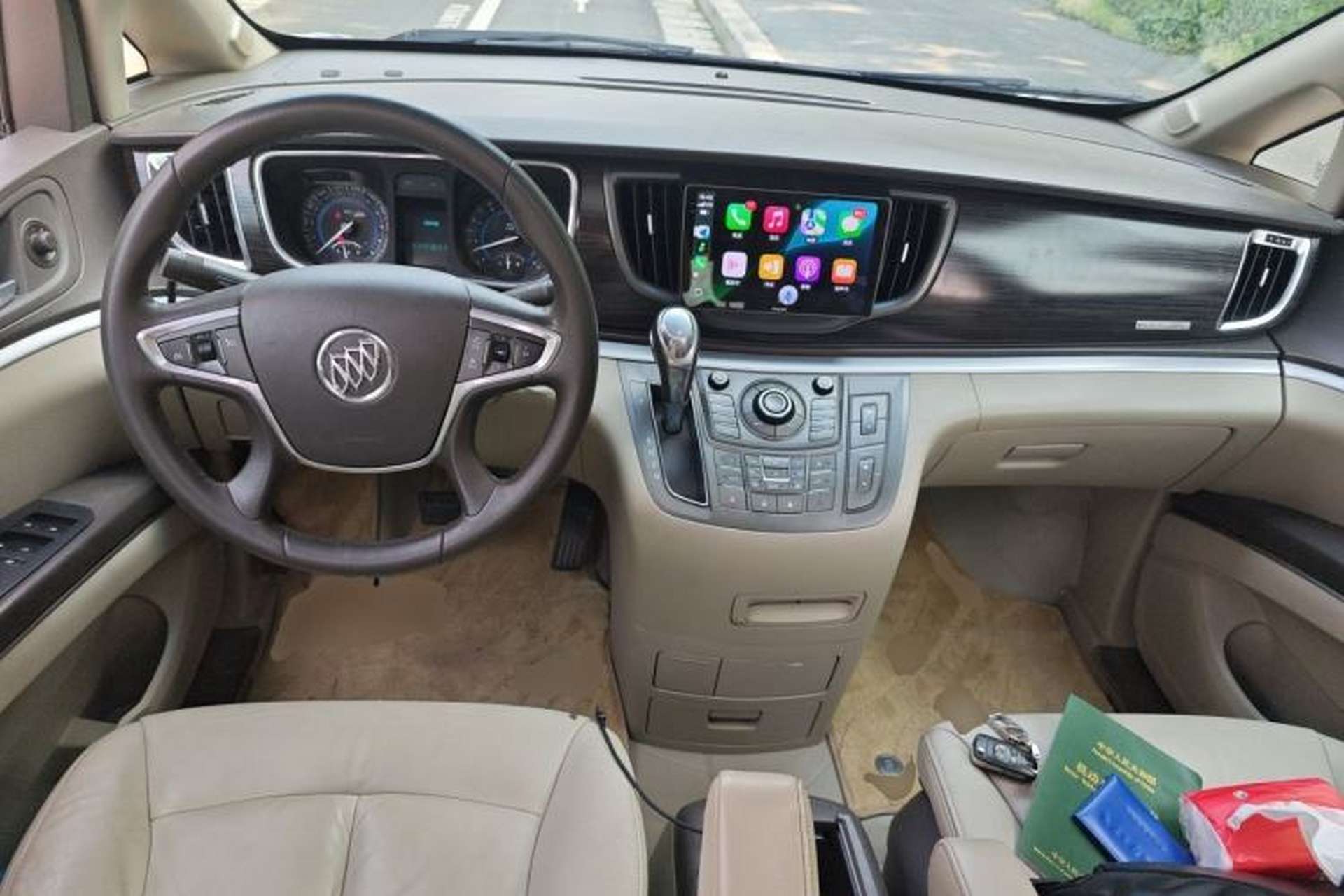Used Buick GL8 2013 3.0L GT Luxury Business Haoya Edition Center Console