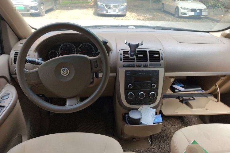 Used Buick GL8 2013 2.4L Comfort Edition Center Console