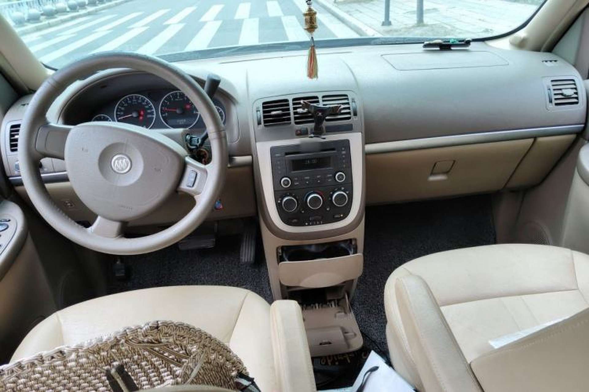 Used Buick GL8 2013 2.4L Classic Edition Center Console